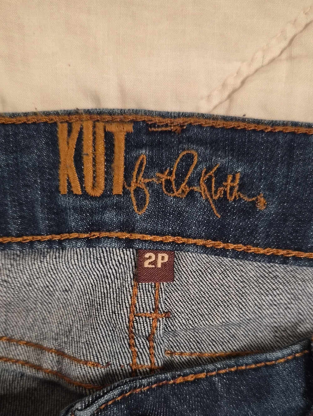 Kut Mid Rise Slim Leg- Size 2 P - Picture 8 of 9
